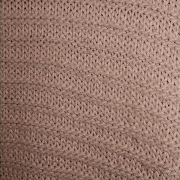 Oversized H&M Sweater - Picture 3 of 4